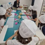 niños_haciendo_cupcakes